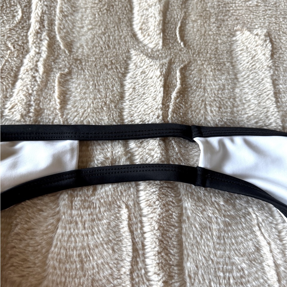 Xhilaration Bikini Bottoms - Picture 3 of 4
